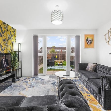 Luxury 2 Bed House City Centre ✘ Bbq & Garden ☆ Family Friendly→ Swingball & Outdoor Furniture - Free Parking → With 50 Inch Smart Tv, Free Netflix & Wifi ✘ Comfy Seating Area - By Maevela Бірмінгем Екстер'єр фото