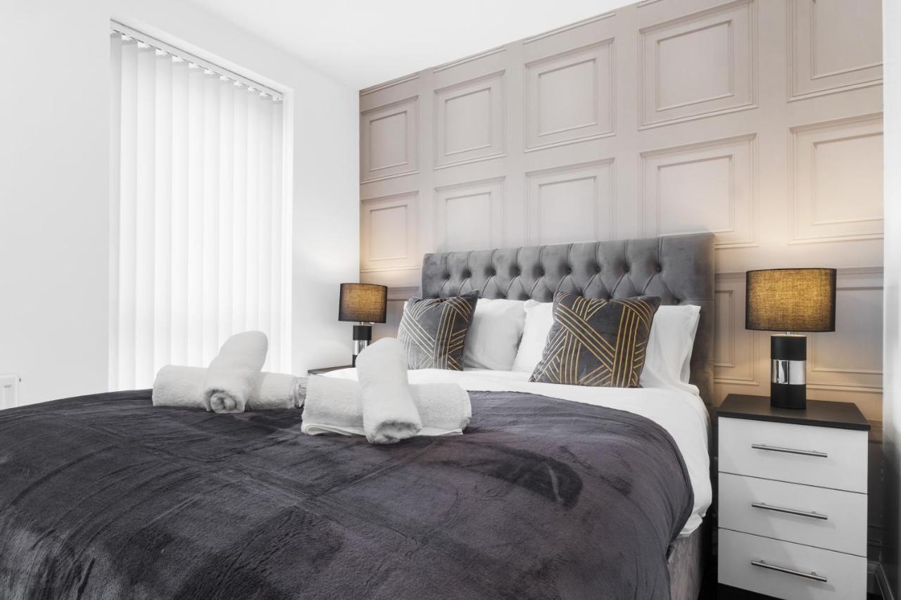 Luxury 2 Bed House City Centre ✘ Bbq & Garden ☆ Family Friendly→ Swingball & Outdoor Furniture - Free Parking → With 50 Inch Smart Tv, Free Netflix & Wifi ✘ Comfy Seating Area - By Maevela Бірмінгем Екстер'єр фото