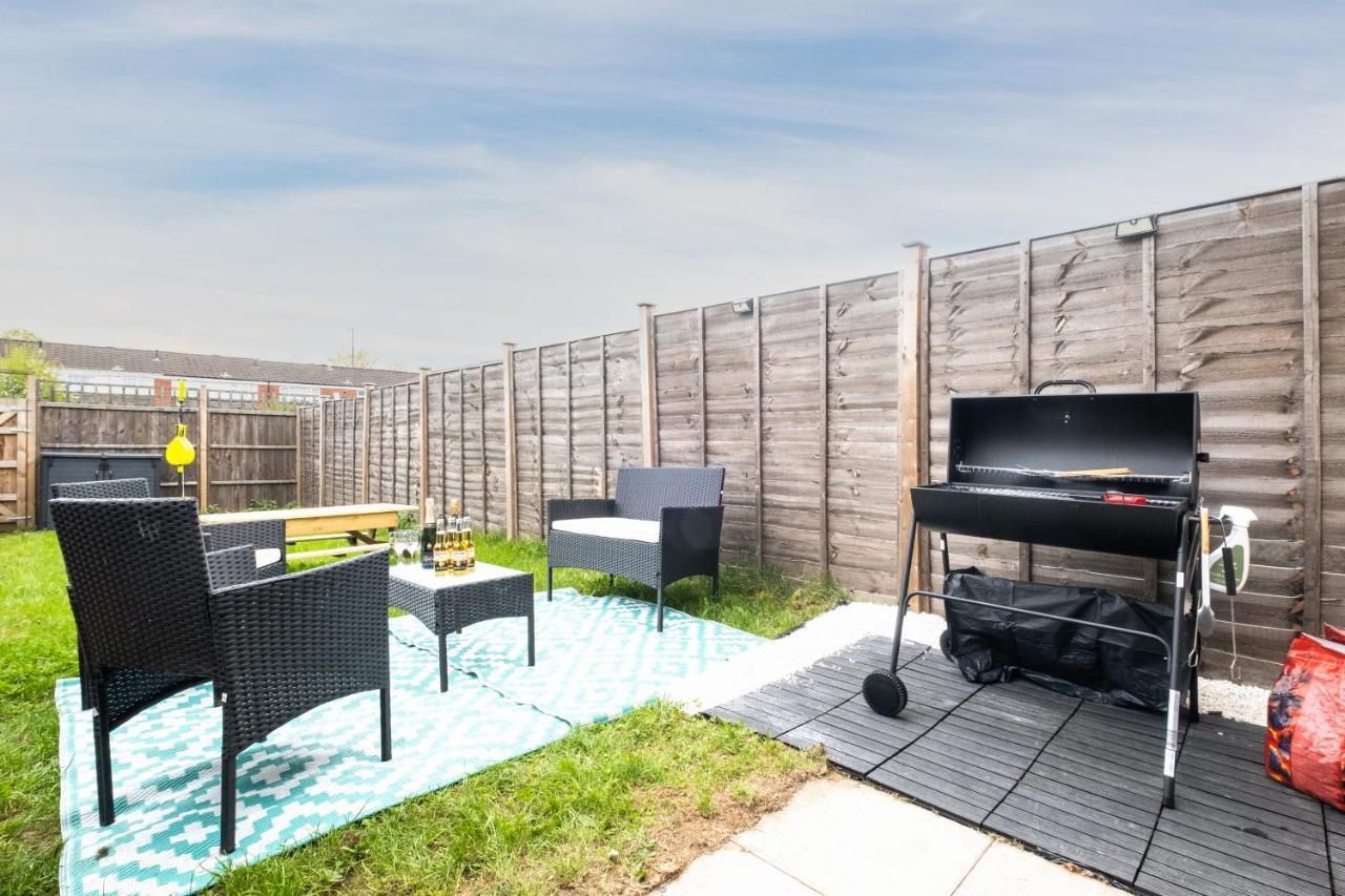 Luxury 2 Bed House City Centre ✘ Bbq & Garden ☆ Family Friendly→ Swingball & Outdoor Furniture - Free Parking → With 50 Inch Smart Tv, Free Netflix & Wifi ✘ Comfy Seating Area - By Maevela Бірмінгем Екстер'єр фото