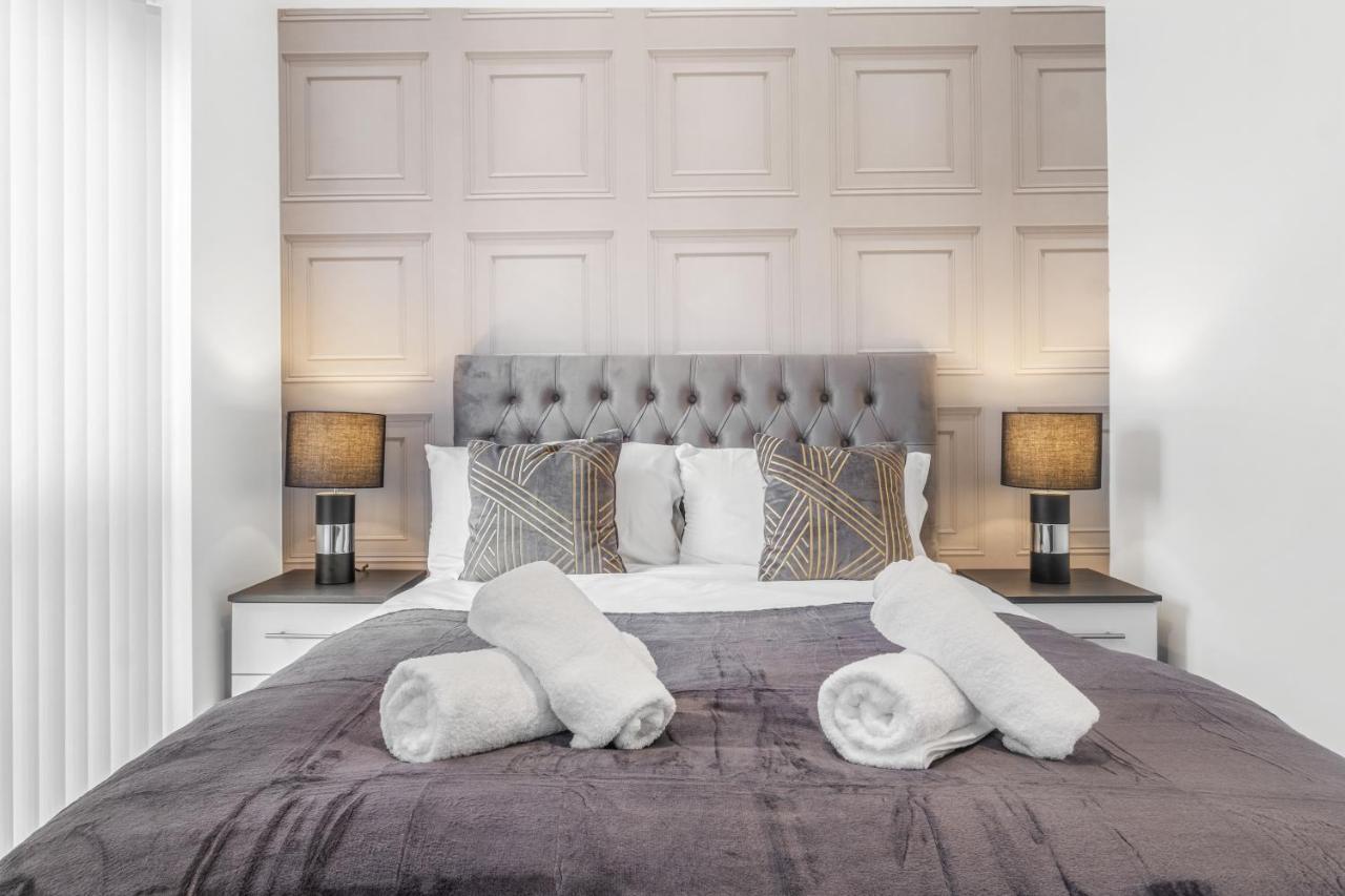 Luxury 2 Bed House City Centre ✘ Bbq & Garden ☆ Family Friendly→ Swingball & Outdoor Furniture - Free Parking → With 50 Inch Smart Tv, Free Netflix & Wifi ✘ Comfy Seating Area - By Maevela Бірмінгем Екстер'єр фото